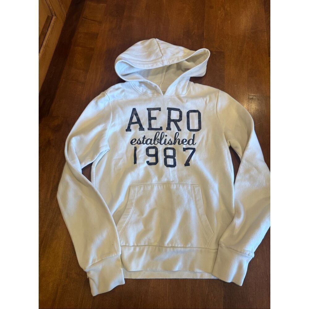 Y2K Aeropostale pullover hoodie in size Large featuring the classic “AERO establ